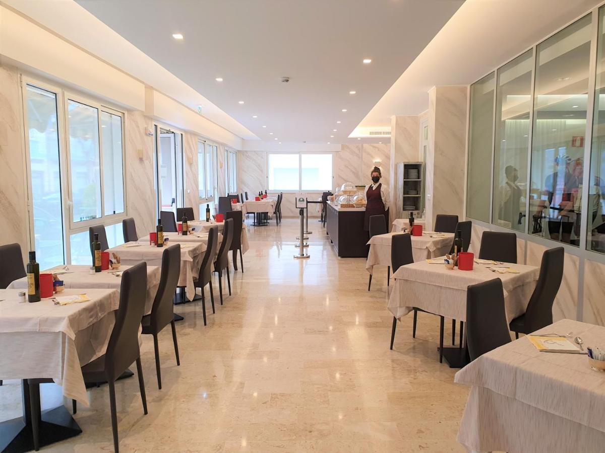 Hotel Curtis Centrale アラッシオ エクステリア 写真