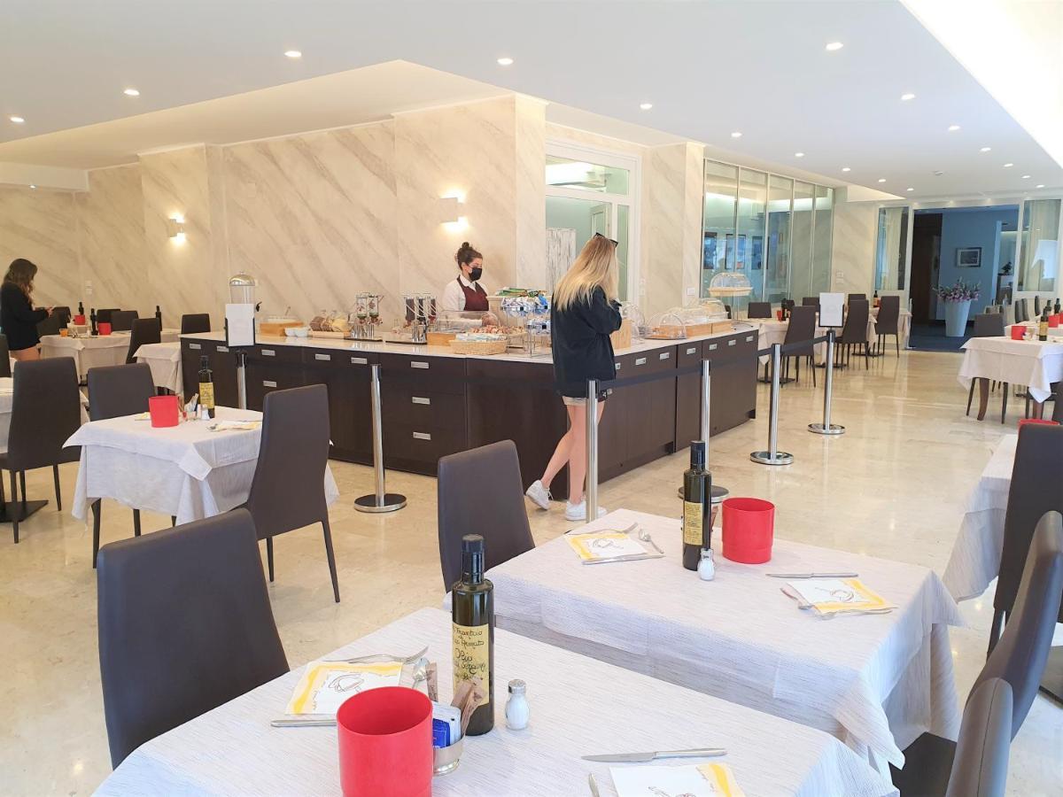 Hotel Curtis Centrale アラッシオ エクステリア 写真
