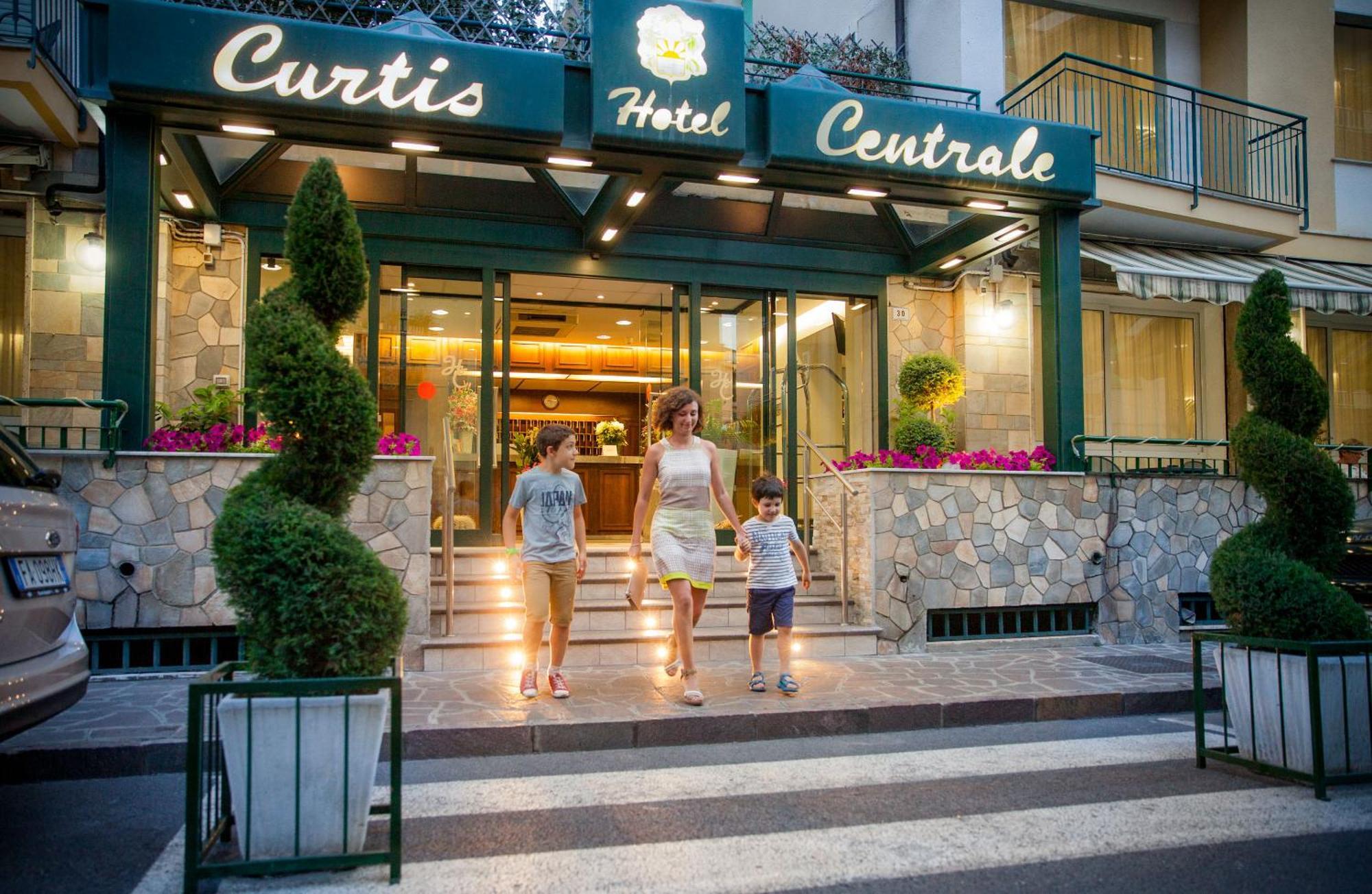 Hotel Curtis Centrale アラッシオ エクステリア 写真