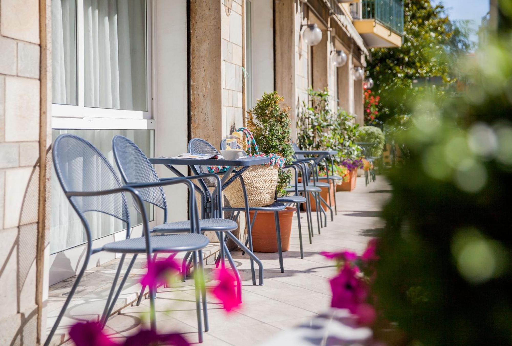 Hotel Curtis Centrale アラッシオ エクステリア 写真