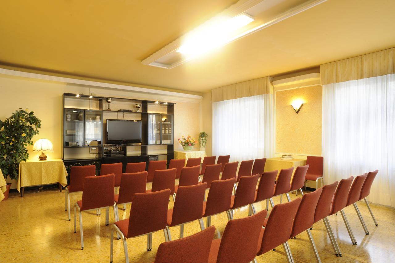Hotel Curtis Centrale アラッシオ エクステリア 写真