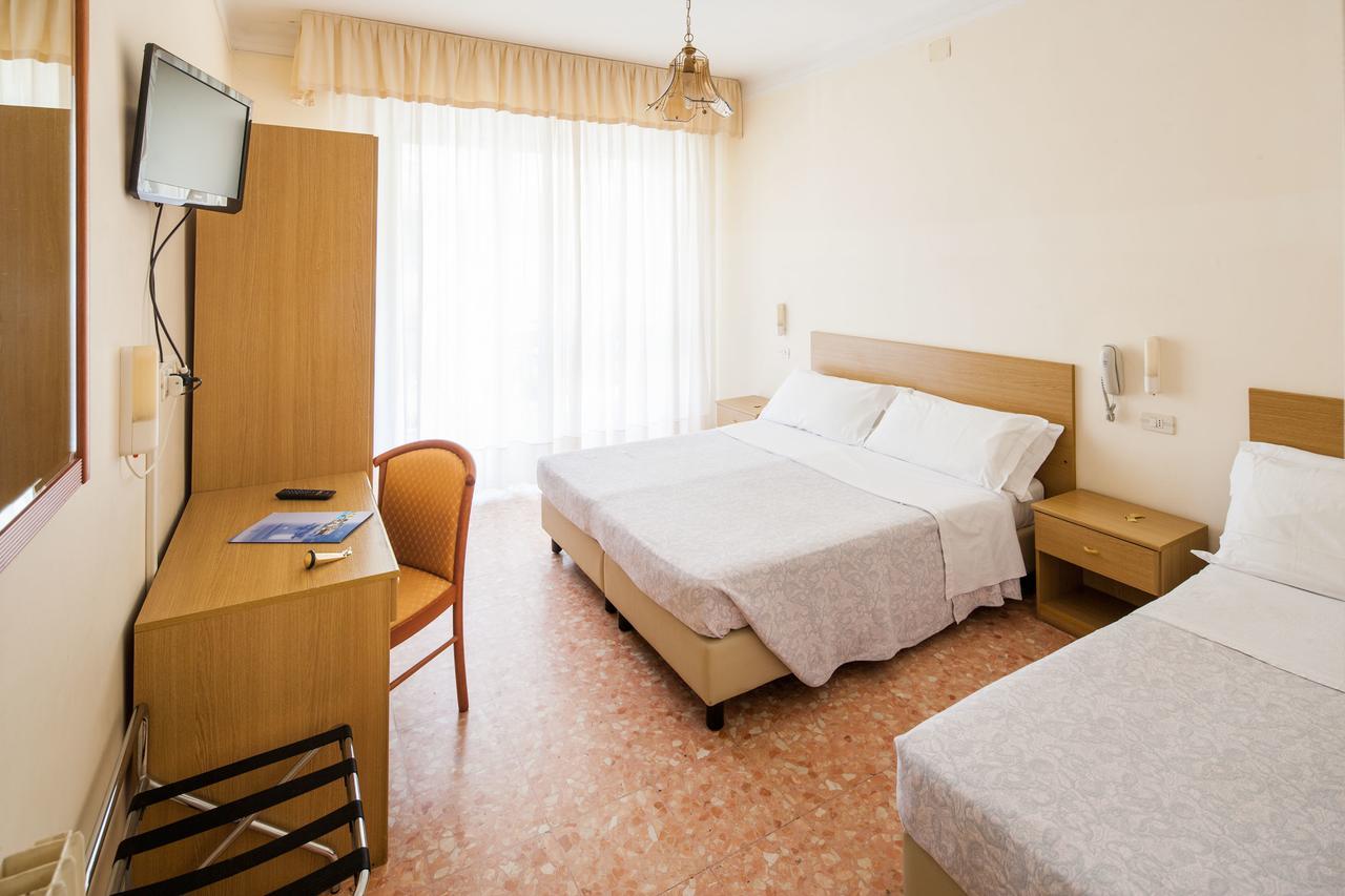 Hotel Curtis Centrale アラッシオ 部屋 写真